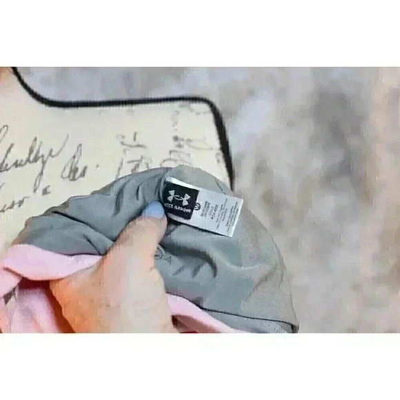 Girls Under Armour beanie hats (Lot of 2 hats) - Picture 6 of 13